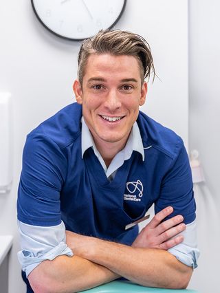 Dr John Roberts-Thomson - Dentist