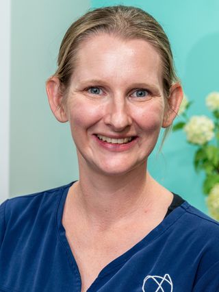 Dr Stephanie Walls - Dentist